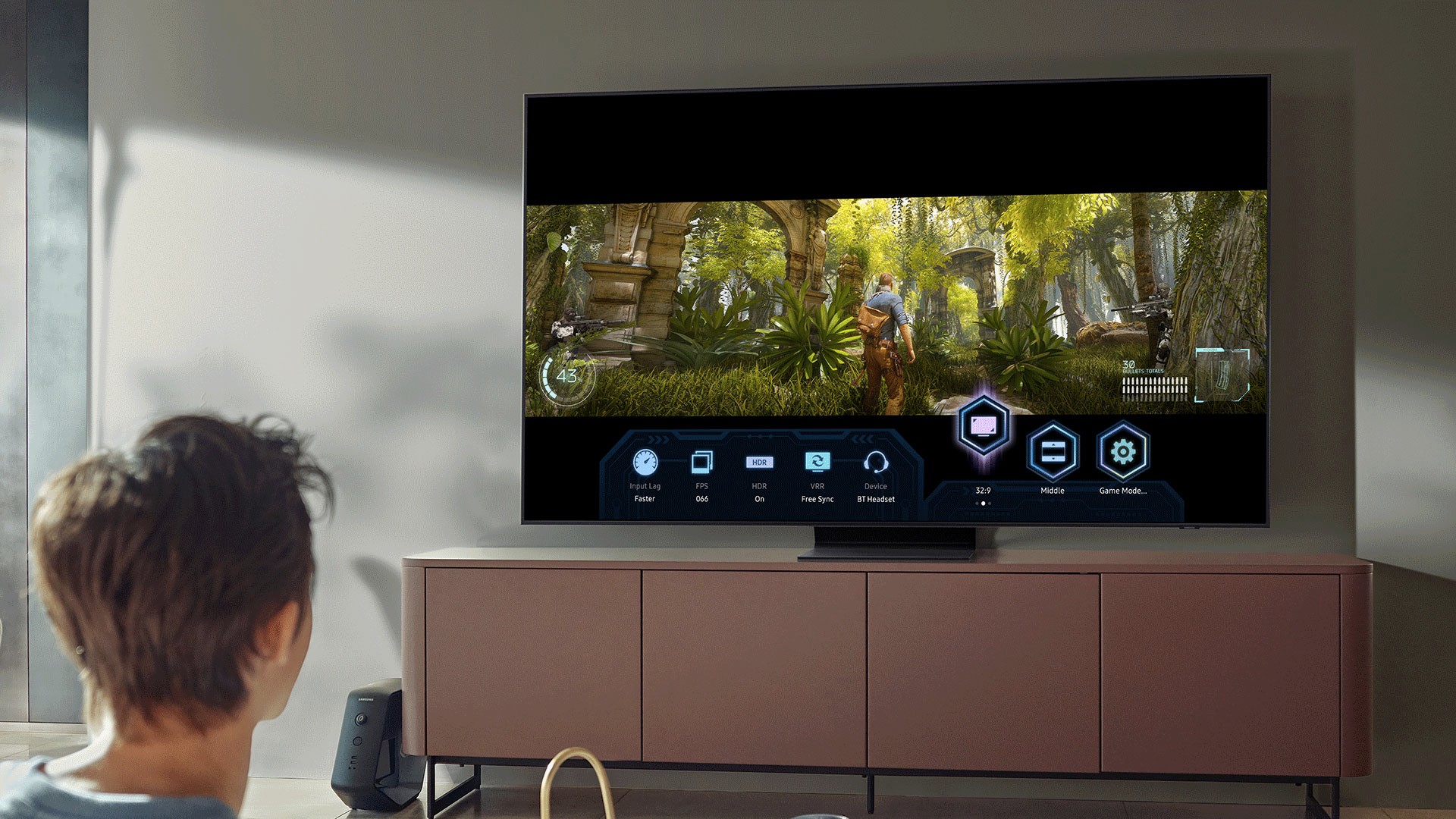 Samsung ships its models with the power saving features enabled. Unfortunately, while they provide a (slight) reduction in power consumption and some cost savings, this mode also degrades image quality.