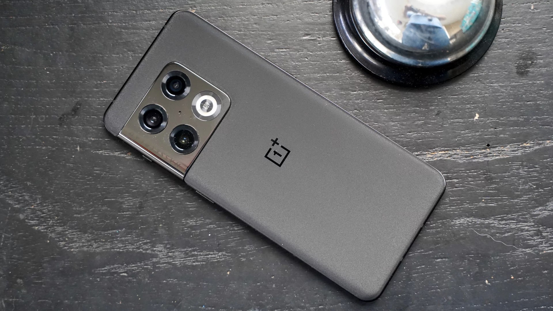 THIS CHEAP SMARTPHONE HAS OUTPERFORMED ALL OTHERS IN TERMS OF PERFORMANCE. EVEN GAMING