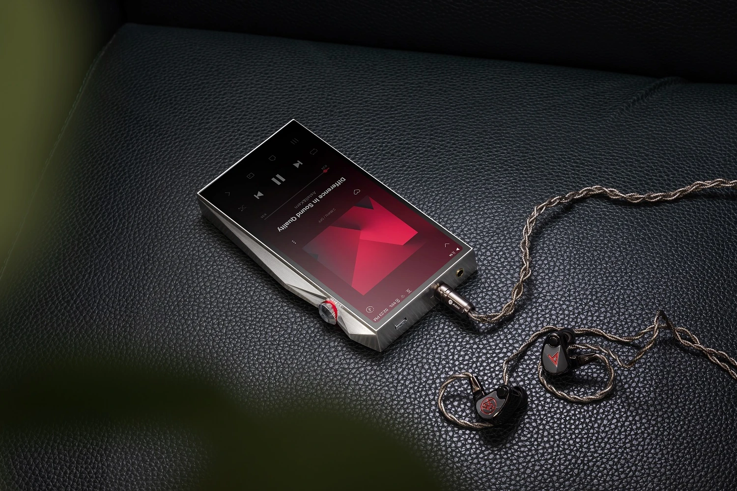 Astell&Kern Unveils SP4000T Quad-Tube Music Player and New 9-Driver Clarus IEMs